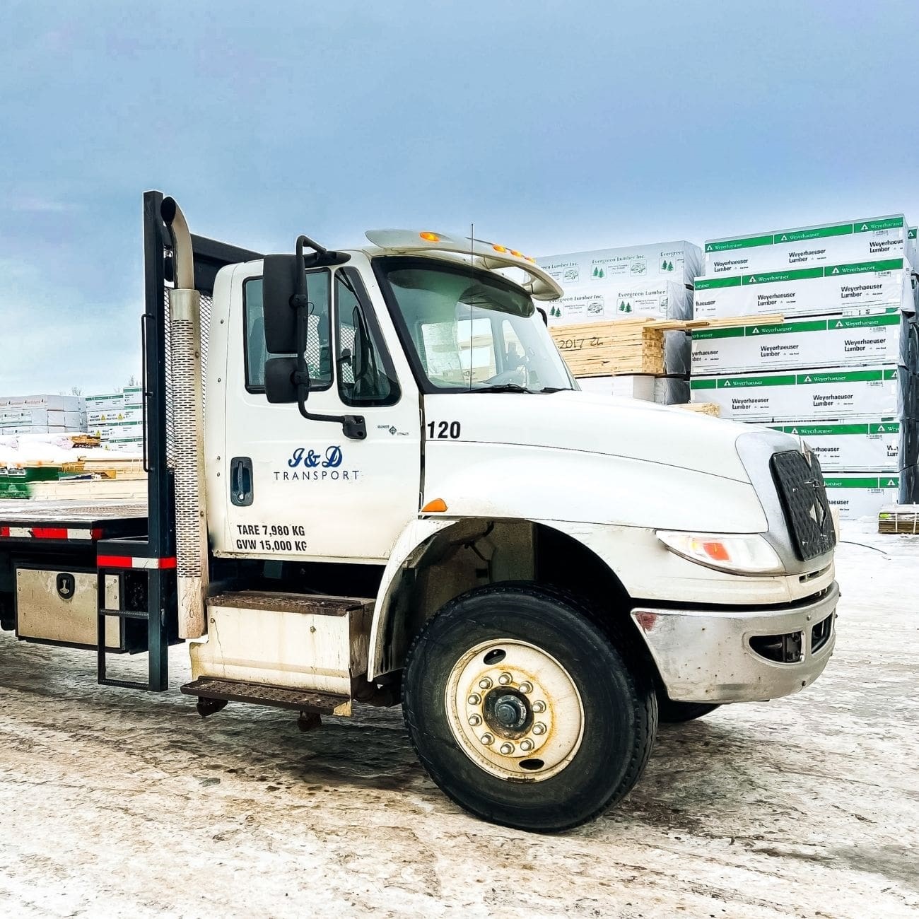 1-ton flat decks and gooseneck services Western Canada - JD Transport